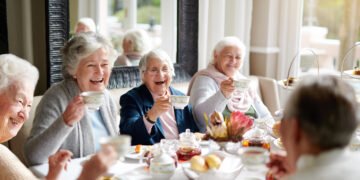 older people choose to live in retirement communities