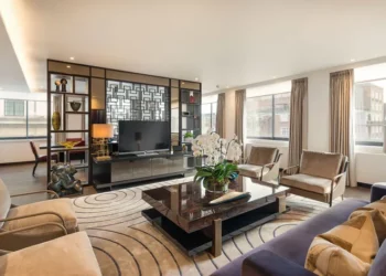 describe-a-house-apartment-that-someone-you-know-lives-in