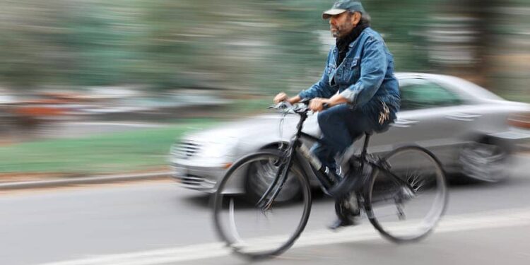 cyclists-and-car-drivers-sharing-the-same-roads-causes-some-problems