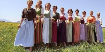 people-now-wear-western-clothes-rather-than-traditional-clothing